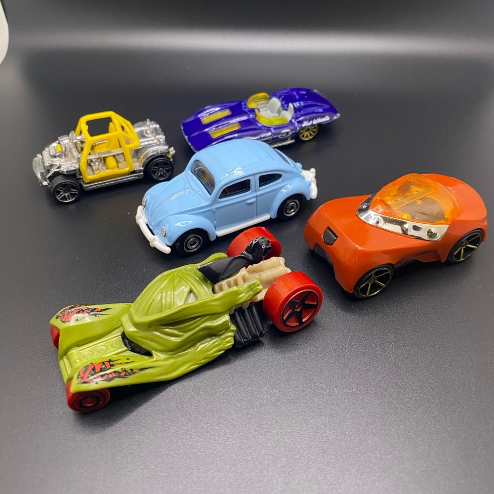 Hot Wheels Bundle of 5 Corvette-VW Bug-Yellow Morris Mini-Tomb Up-Supdogg